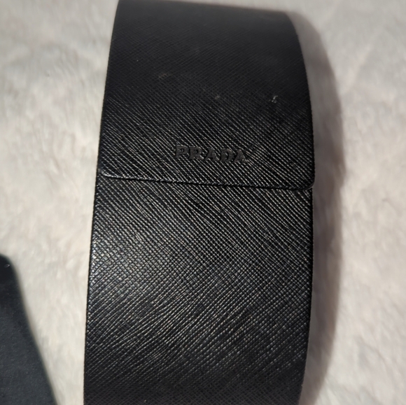 Prada Sunglasses With Case and Dust Cloth - Picture 9 of 12
